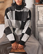 チェック柄のカップルセーター