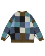 チェック柄のカップルセーター