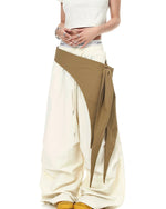 コントラストカラーのカジュアルステートメントパンツ