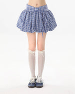 シンプルなデザインのショートスカート